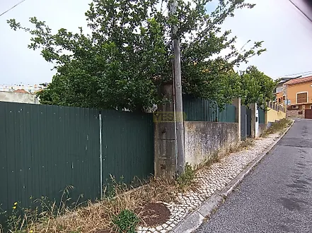 Land for sale in Odivelas, Portugal — €130,000
