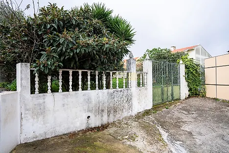Land for sale in Odivelas, Portugal — €130,000