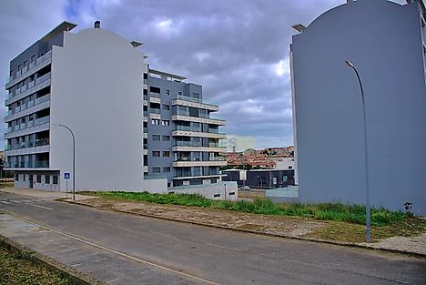 Land for sale in Amadora, Portugal — €1,290,000