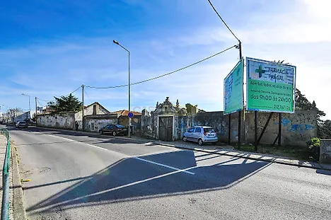 Land for sale in Almada, Portugal — €2,700,000