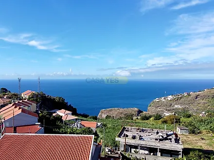 Land for sale in Ribeira Brava, Portugal — €130,000
