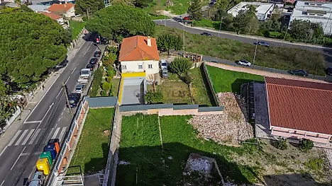 Land for sale in Odivelas, Portugal — €197,500
