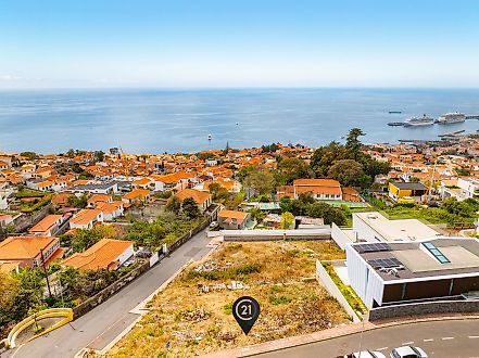 Land for sale in Funchal, Portugal — €450,000