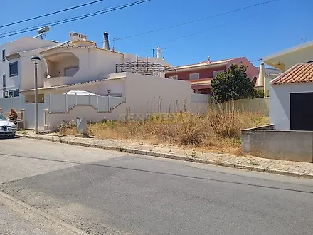 Land for sale in Portimão, Portugal — €182,000