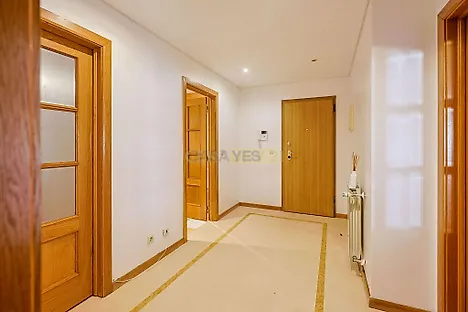 image-LYa4w54mkmL-0