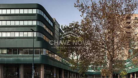 image-4GNUCG09AEs-0