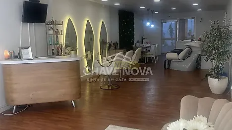 image-10vzHqLyT4R-0