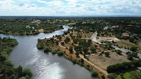 image-3nhUEHlfLIY-0