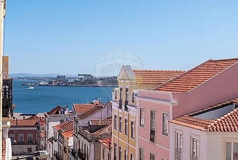image-18FECam3lS4-0