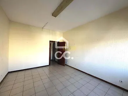 image-BKfU995kWxQ-0