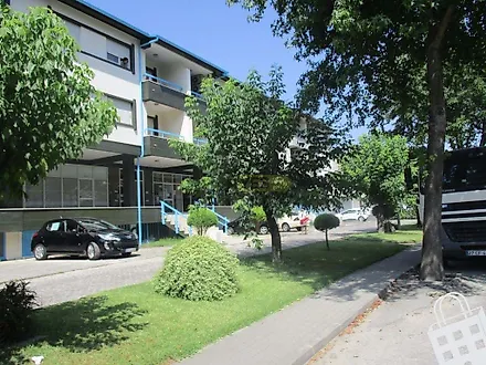 image-K3xKPYPrZee-0