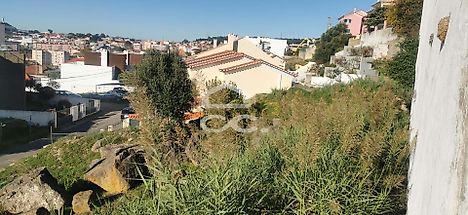 Land for sale in Odivelas, Portugal — €110,000