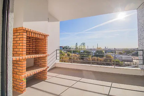 image-7VieMDzGetQ-0