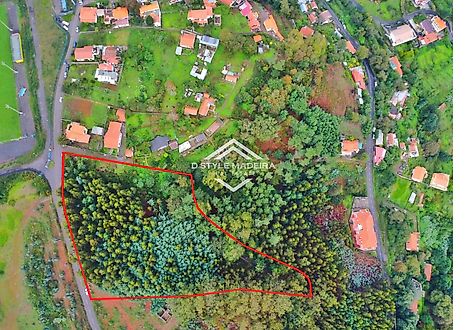 Land for sale in Armamar, Portugal — €200,000
