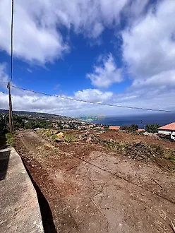 Land for sale in Armamar, Portugal — €87,500