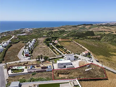Land for sale in Lourinhã, Portugal — €235,000