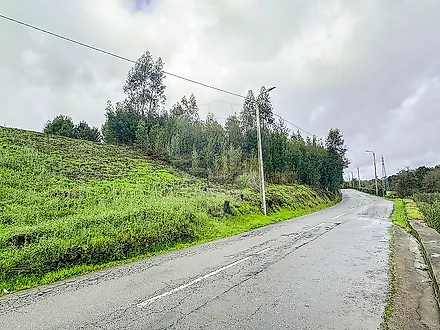 image-3qshaijsBKe-0
