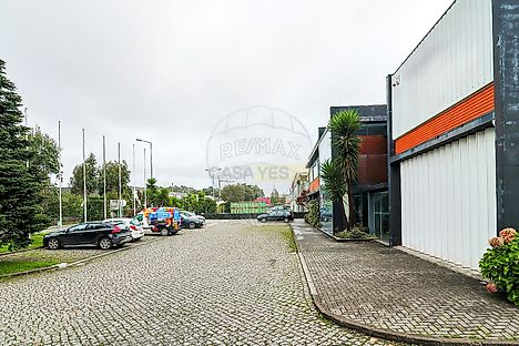 image-J5zFAuMnOP0-0