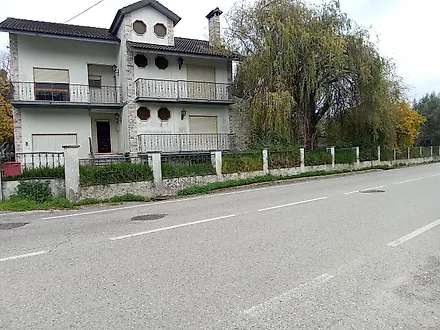 image-EaAgaiJ2kU5-0
