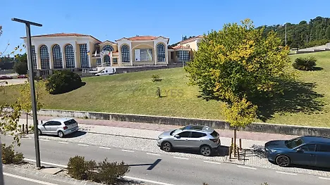 image-IPgx3YPyTuA-0