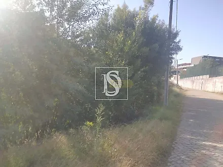 Land for sale in Paredes, Portugal — €70,000