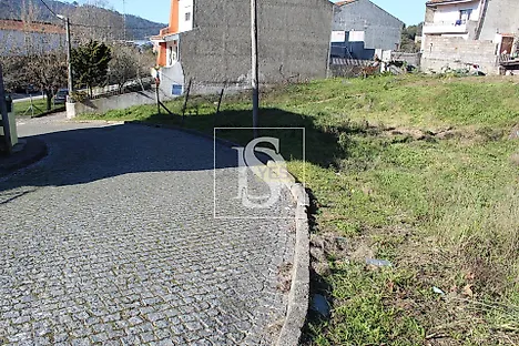 image-3IntNgfzeuc-0