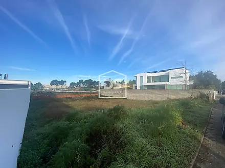 Land for sale in Ovar, Portugal — €106,000
