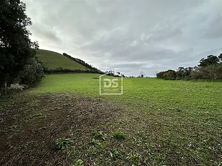 Land for sale in Velas, Portugal — €520,000