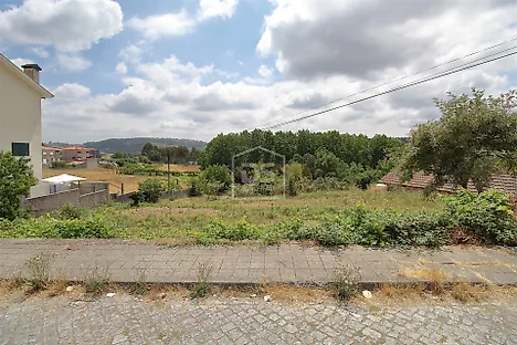 Land for sale in Penafiel, Portugal — €365,000