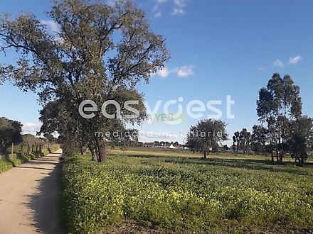 Land for sale in Montijo, Portugal — €128,000