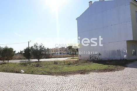 Land for sale in Benavente, Portugal — €135,000