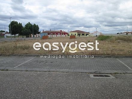 Land for sale in Almeirim, Portugal — €132,000