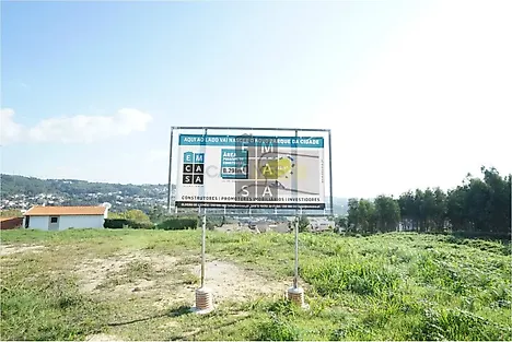 Land for sale in Oliveira de Azeméis, Portugal — €590,000