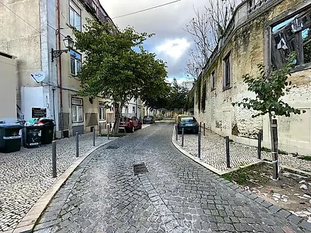 image-EltrMJAjrYw-0