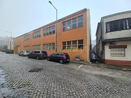 image-7usJGDzdhUg-0