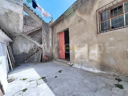 image-EiQgb7v3SBZ-0