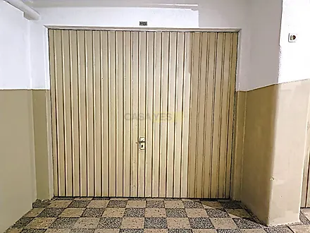 listing-EqsE0kwJ1E5