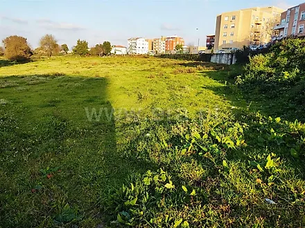 Land for sale in Maia, Portugal — €750,000