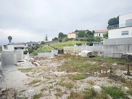 image-DEbJikLGNn1-0