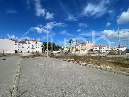 Land for sale in Palmela, Portugal — €180,000