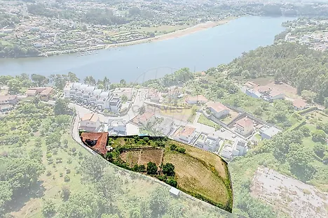 Land for sale in Gondomar, Portugal — €470,000
