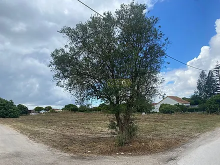 Land for sale in Montijo, Portugal — €130,000
