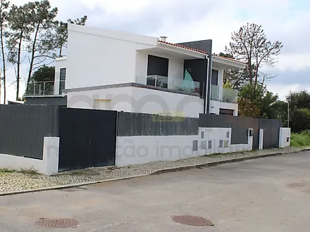 Land for sale in Sesimbra, Portugal — €90,000