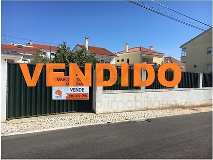 Land for sale in Odivelas, Portugal — €95,000