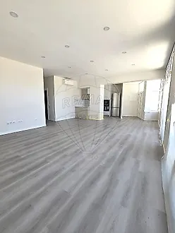 image-AdQGlfCko1X-0