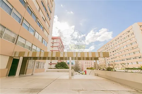 image-hOA833b5L4-0
