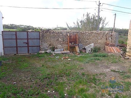 Land for sale in Óbidos, Portugal — €90,000