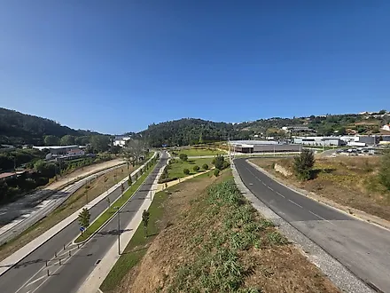 image-9NzdUOFVfr9-0