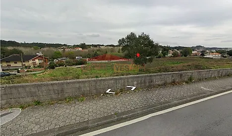 Land for sale in Oliveira de Azeméis, Portugal — €393,000