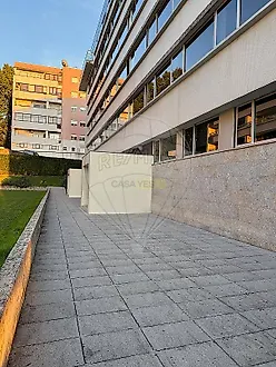 image-3JpJDcrg5DQ-0
